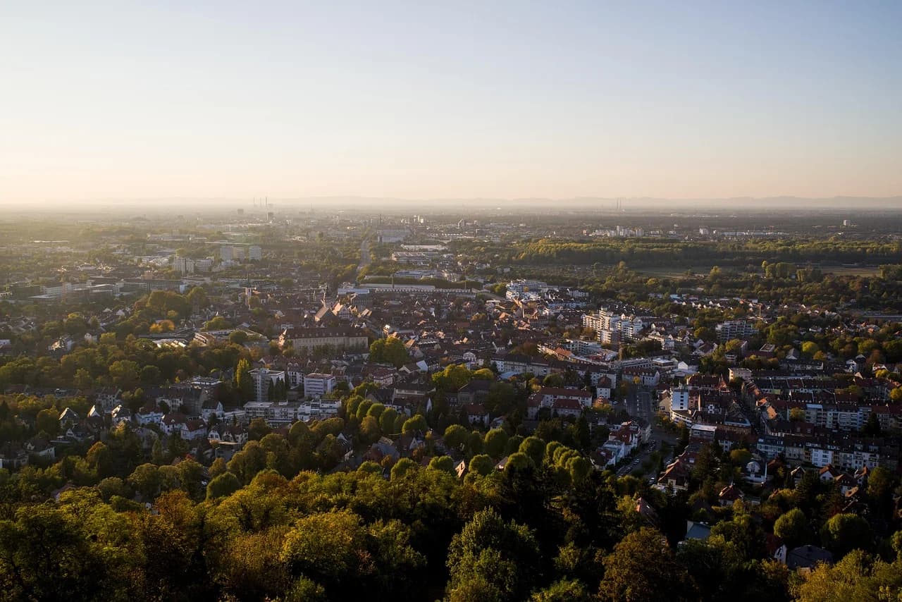 Karlsruhe – Schloss und Fächerstadt
