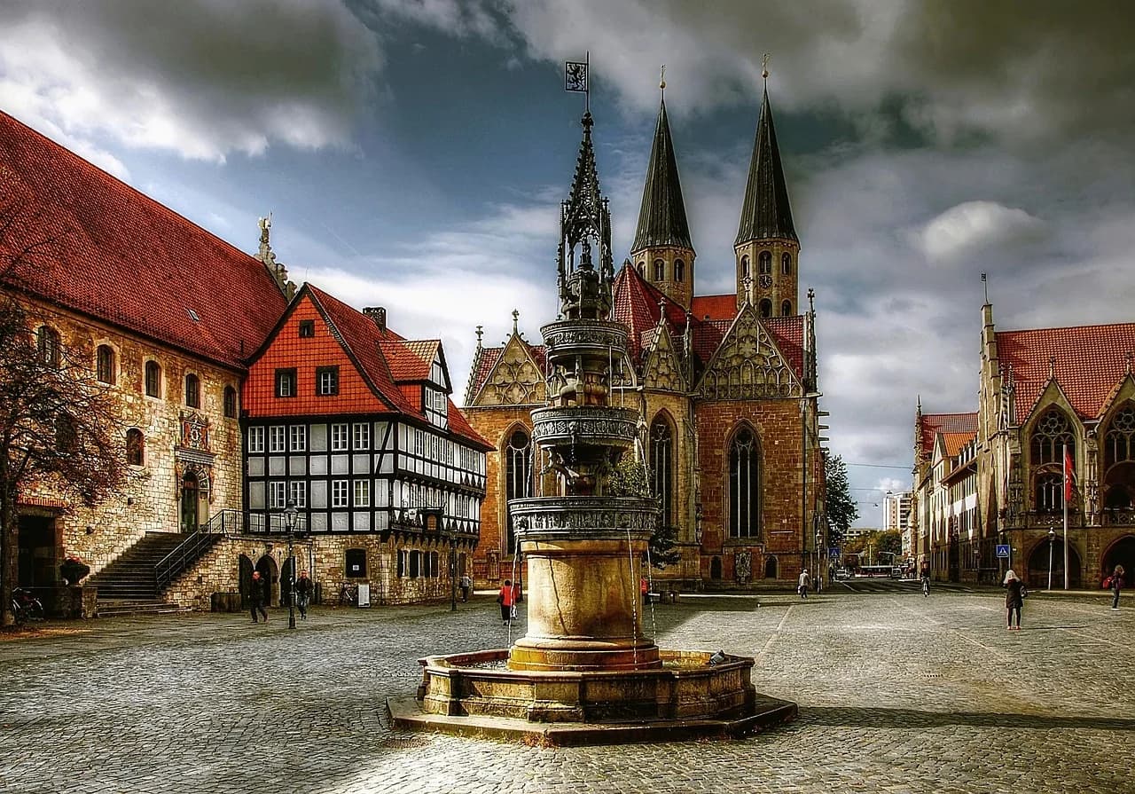 Braunschweig – Burgplatz und Löwe