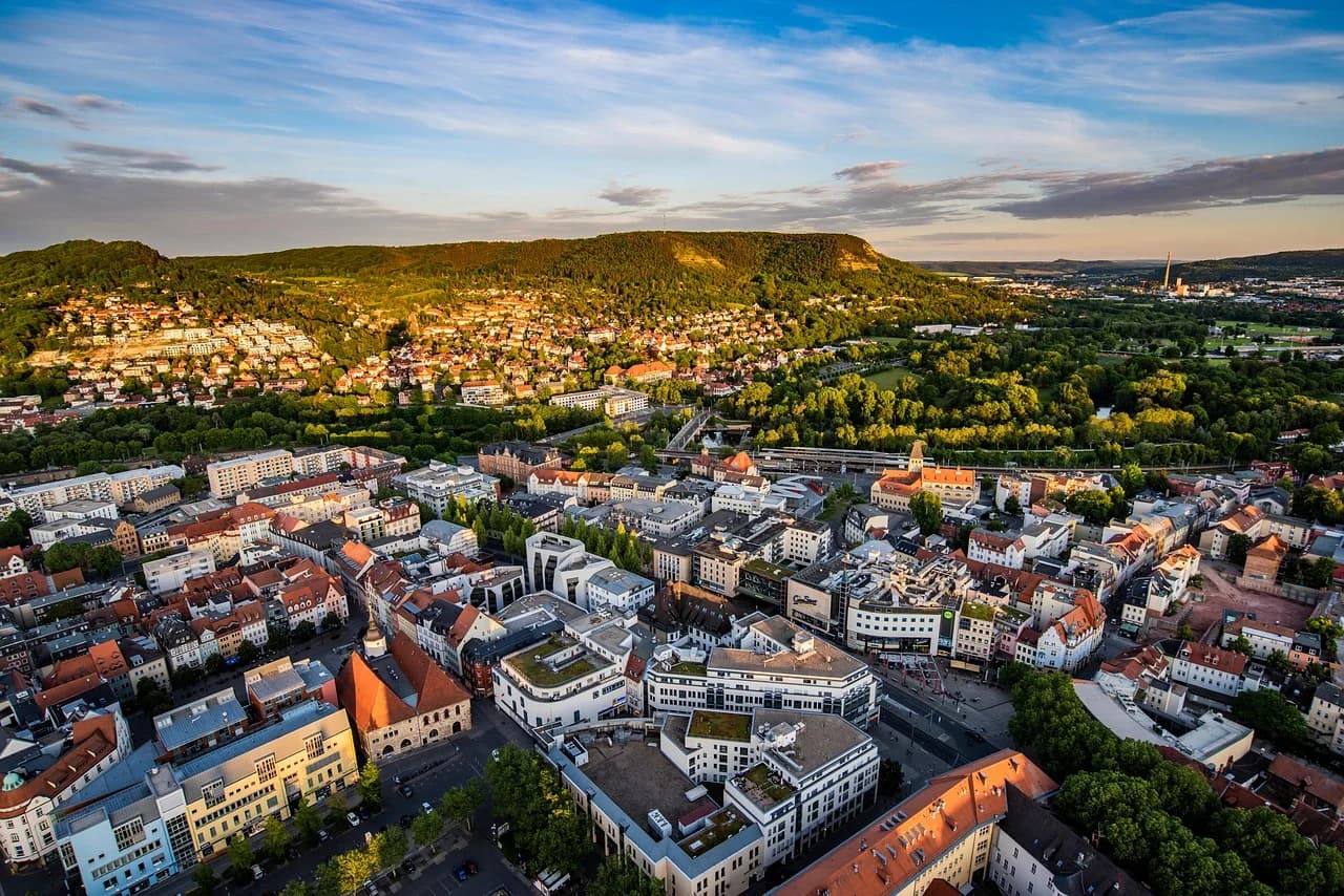 Jena – JenTower und Saale