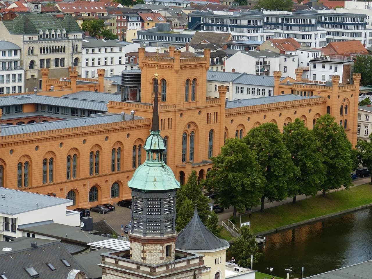 Schwerin – Schloss und See